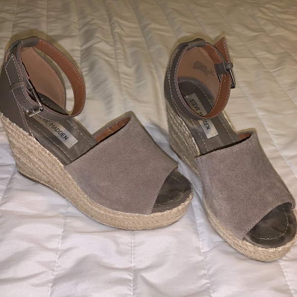 Jaylen Wedge Sandal Taupe 7m 